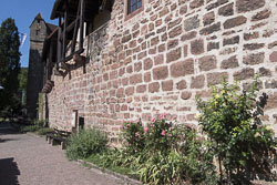 Stadtmauer am Fluss in Eberbach