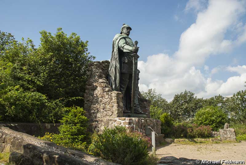 Hüttener Berge: Bismarck-Denkmal