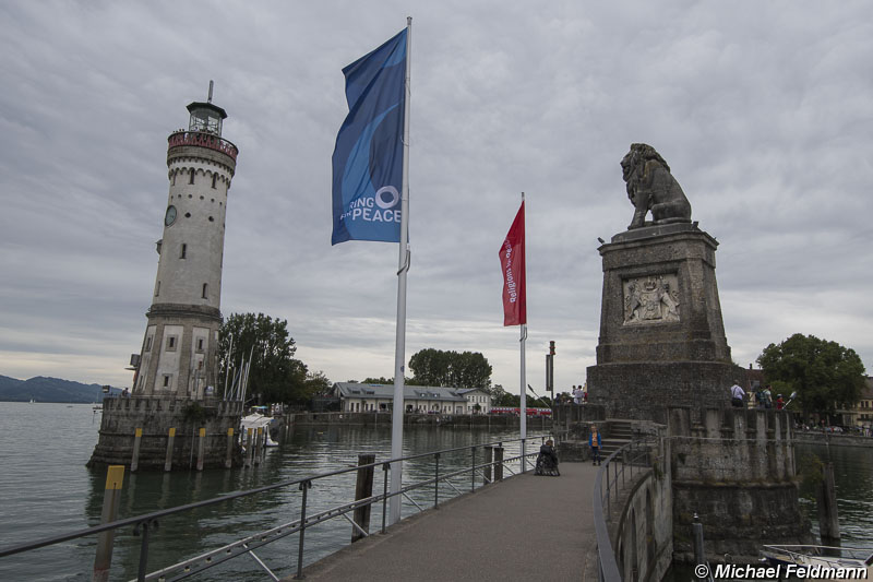 Leuchtturm und Bayerischer Löwe im Hafen
