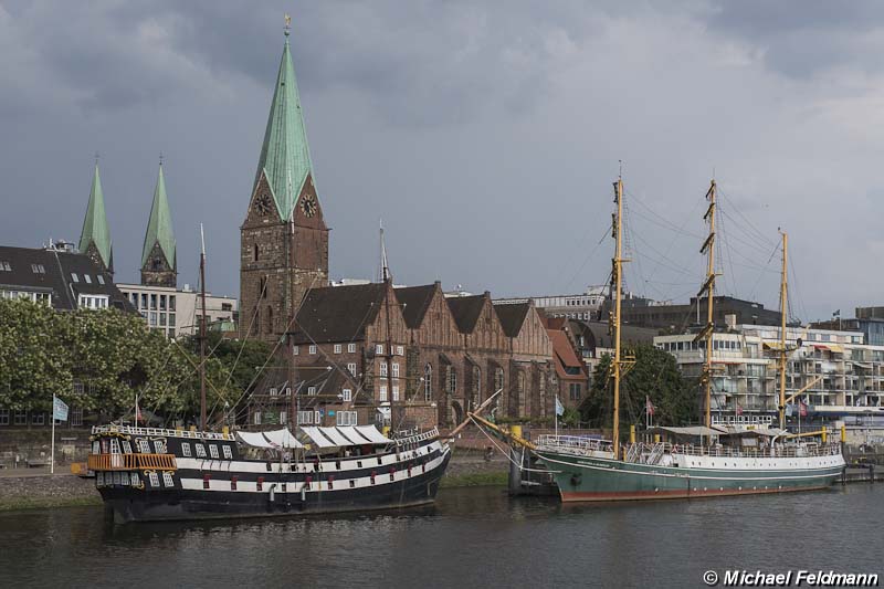 Historische Schiffe am Martinianleger