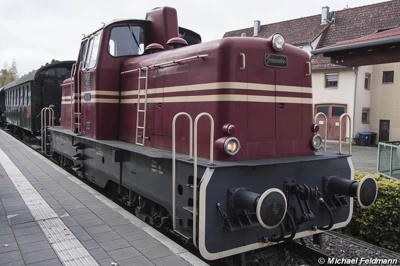 Dampf-Bummelzug