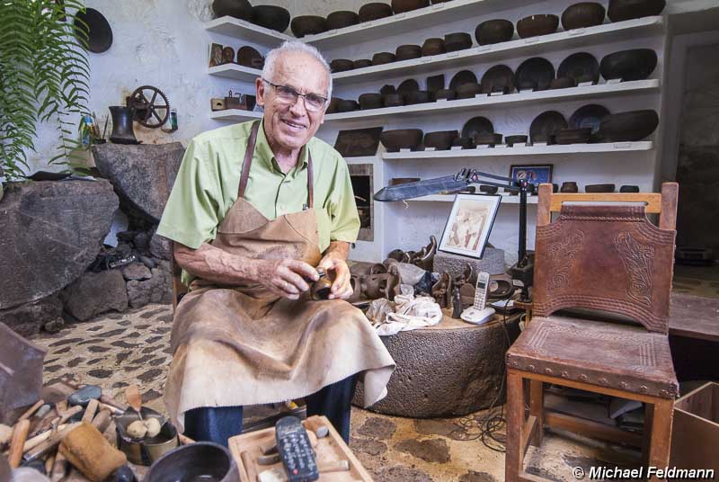 Inhaber Ramón in seiner Keramikwerkstatt in El Molino